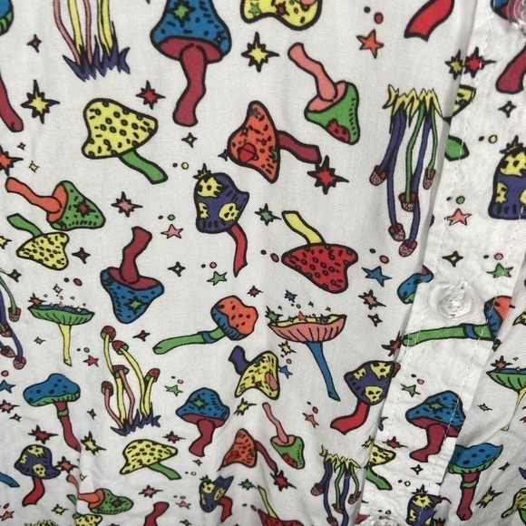 A-Lab Shroomie White Short Sleeve Button Up - Picture 4 of 6